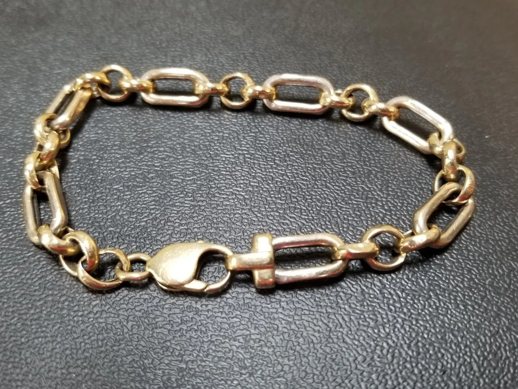 057_Lot_173_14k_gold_paperclip_style_link_bracelet.jpg