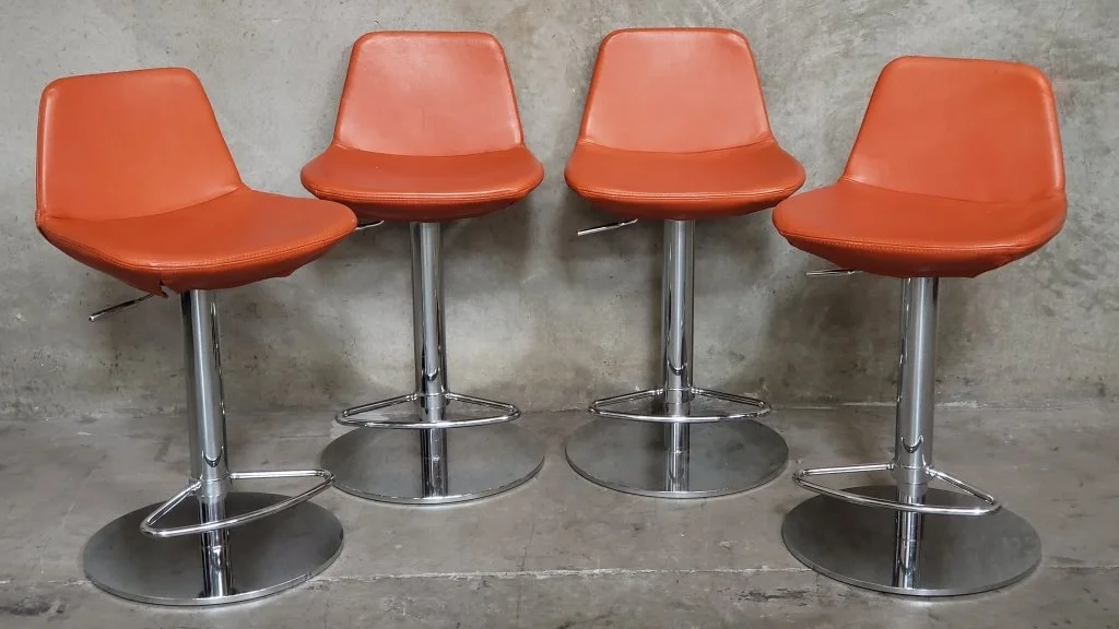 130_Lot_97_4_modern_leather_and_chrome_adjustable_bar_stools.jpg