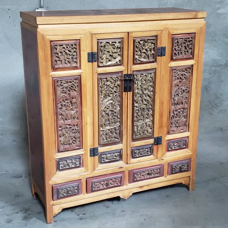 021_Rank_021_Lot_569_Vintage_Chinese_hand_carved_cabinet_with_hand.jpg
