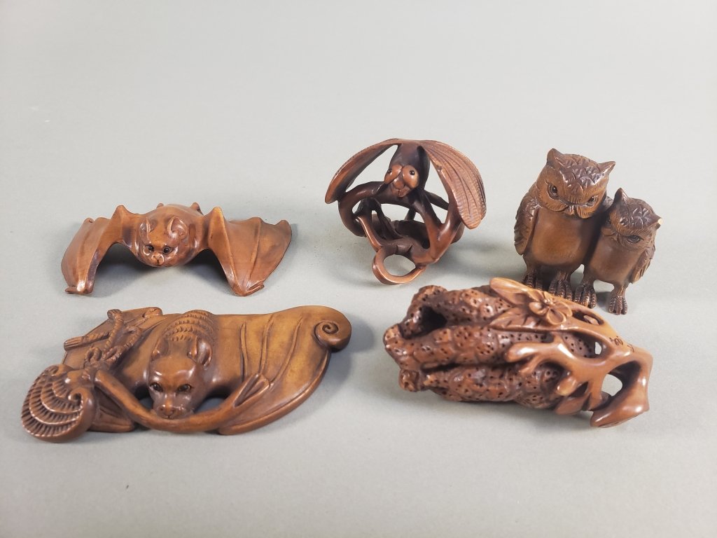026 - Lot 564 - Fine vintage carved wood netsukes.jpg