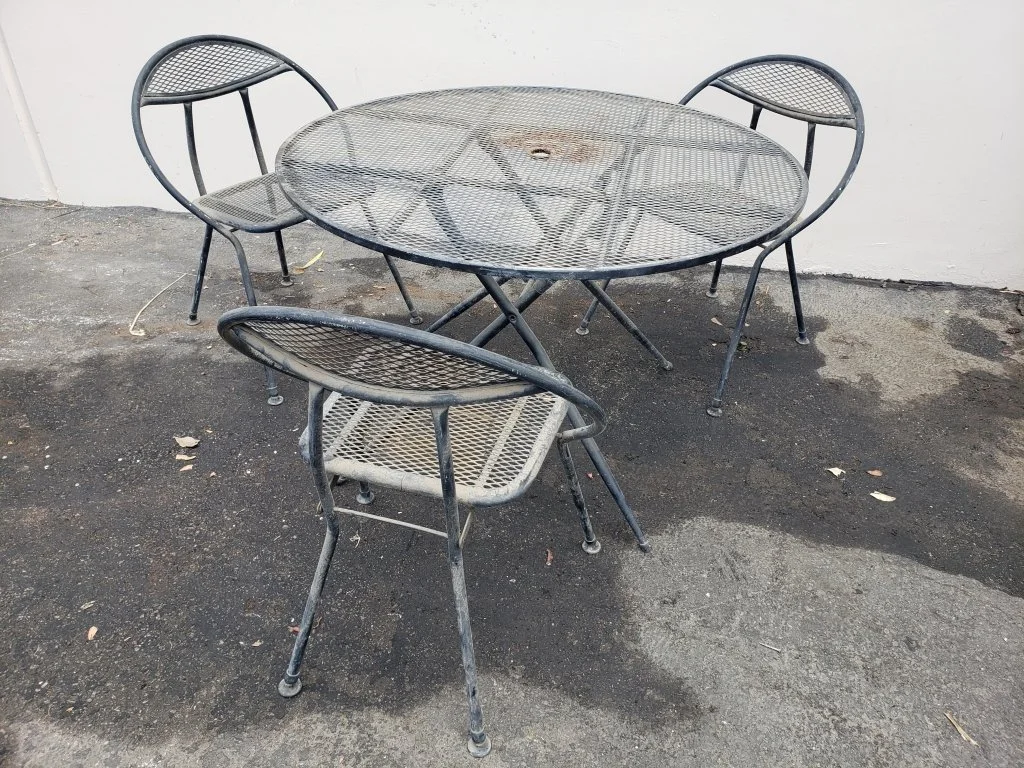 083_Lot_169_Vintage_iron_foldable_patio_set.jpg