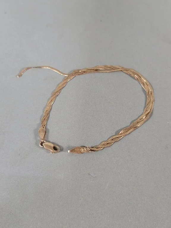 113_Lot_221_14k_gold_bracelet.jpg