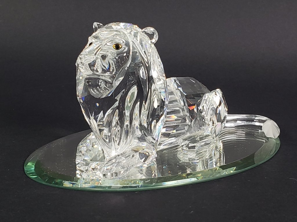 085_Lot_52_Swarovski_crystal_lion_figurine.jpg