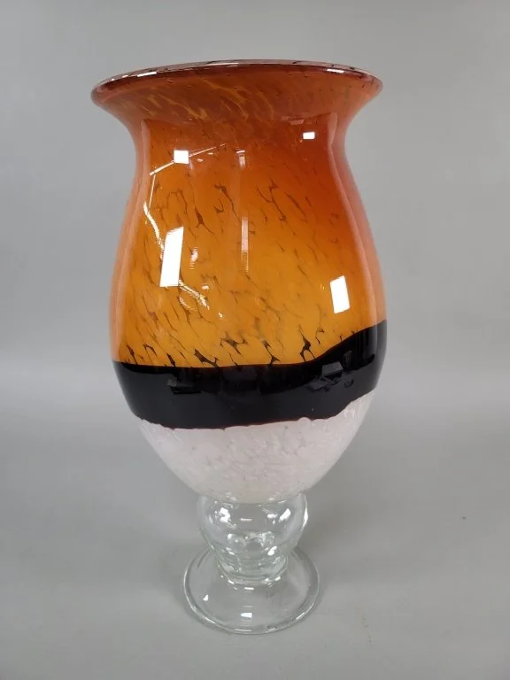 161_Lot_558_Hand_blown_art_glass_pedestal_vase.jpg