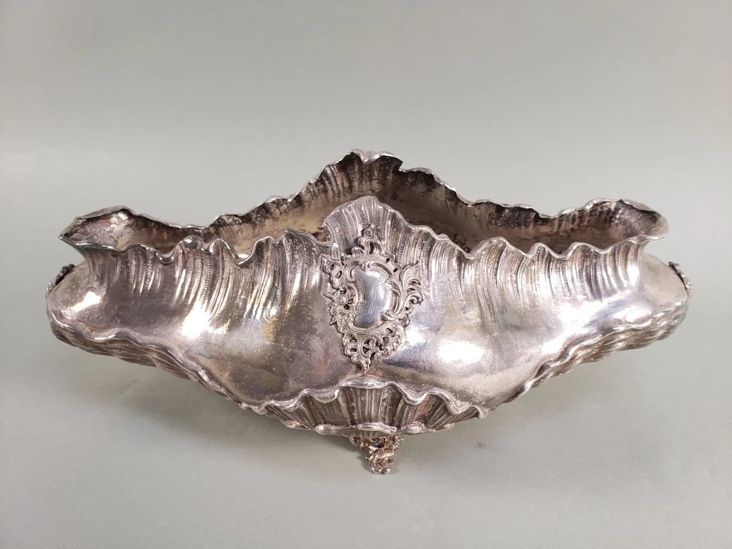 025_Lot_492_Antique_sterling_silver_planter.jpg