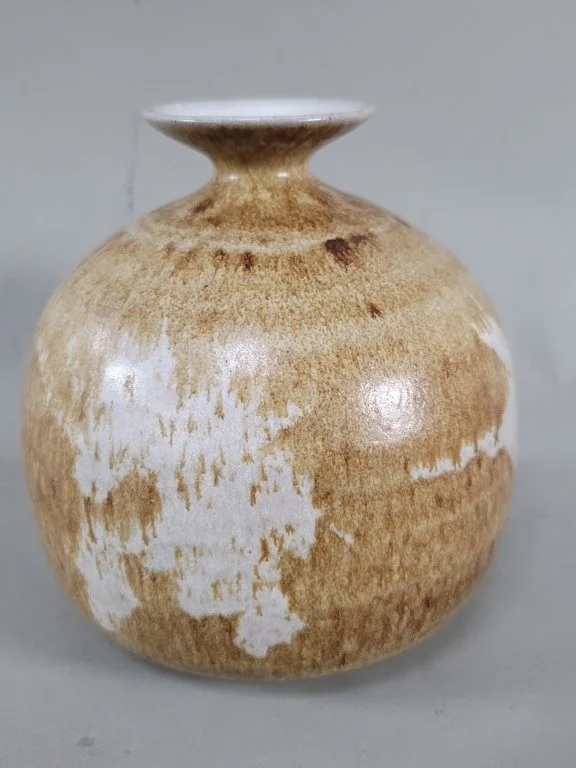38 Victoria Littlejohn signed pottery vase.jpg