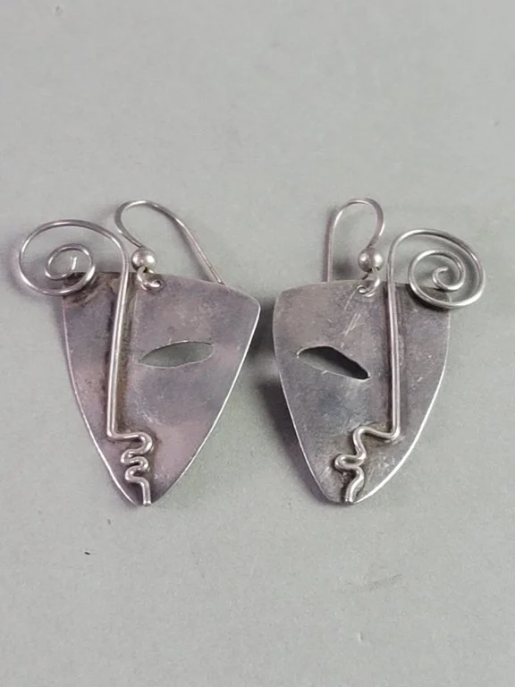 089 - Lot 260 - Vintage sterling silver modernist.jpg