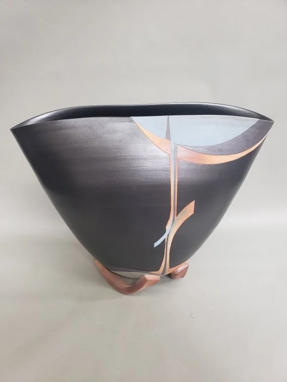 053_Lot_460_Hiroshi_Miyamoto_terracotta_vessel.jpg