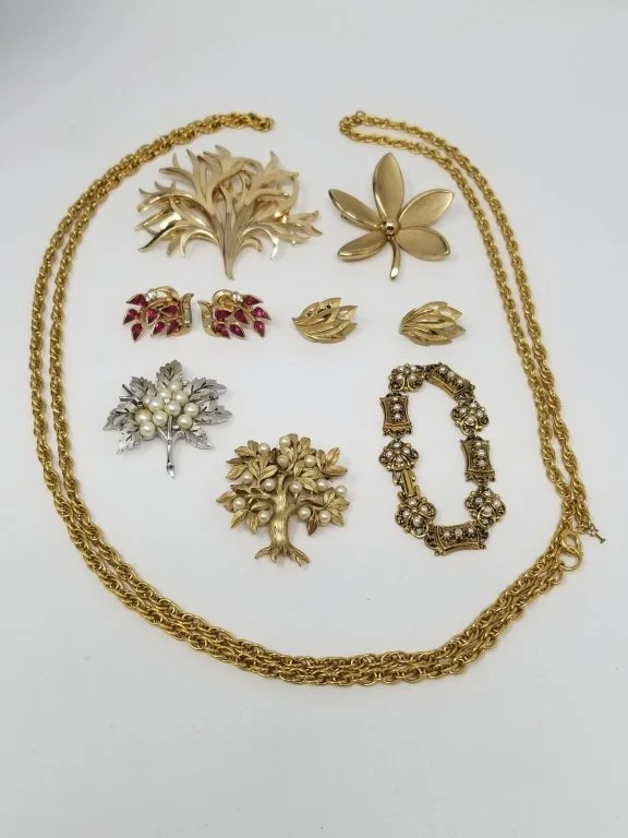 186 - 311 Vintage signed designer jewelry.jpg
