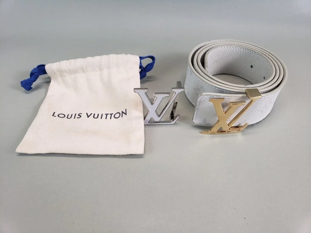 045_Lot_294_Louis_Vuitton_belt.jpg