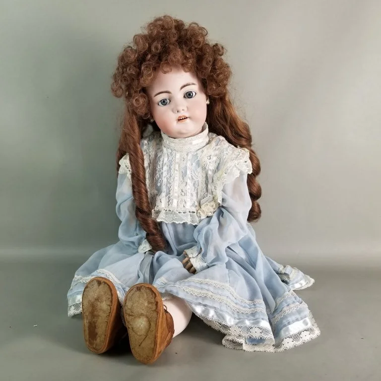 036_Lot_467_Antique_Simon_and_Halbig_porcelain_doll.jpg