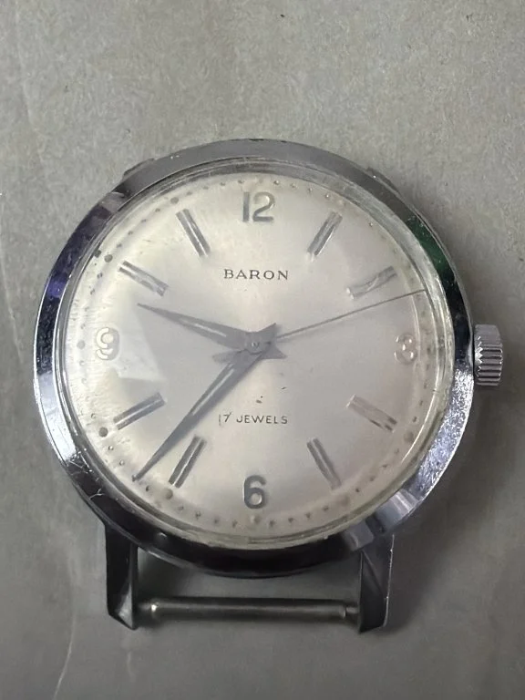150_Lot_198_Vintage_Baron_watch.jpg