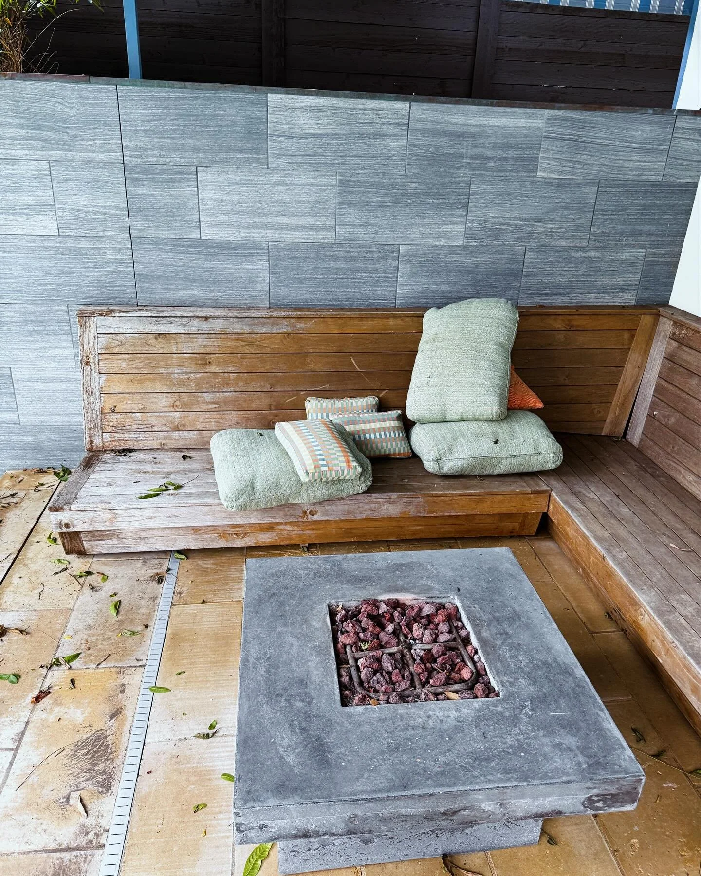 Did I find a side hustle 🤷🏼&zwj;♀️ 
Step 1: Get a driveway. 
Step 2: Find someone that needs their teak patio furniture refinished and take it apart.
Step 2: Sand it in the Texas sun. 
Step 3: Hose it down. 
Step 4: Treat it with @ditecmarineproduc