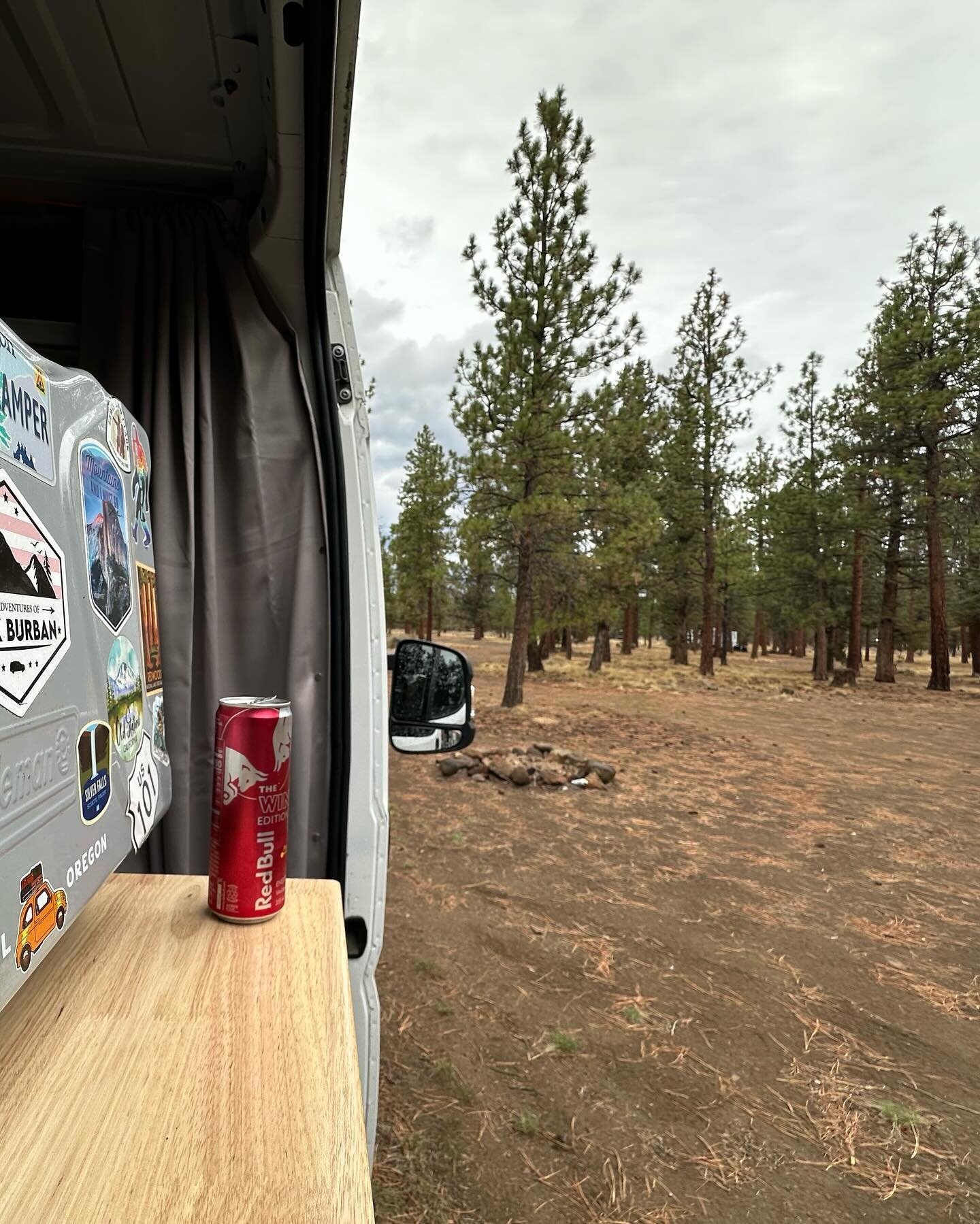 Breakfast camp. 

#breakfastscramble #boondocking #camp #homeforthenight #centraloregon #deschutesnationalforest #promastercampervan #promasterconversion #iloveredbull #notsponsored