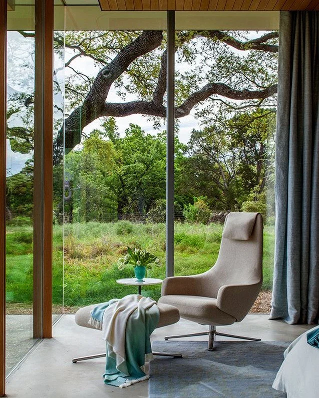 A house shaped by the view.

Set on a multi-acre site overlooking Bluff and Lake Austin, the architecture is defined by distance, light, and uninterrupted horizon lines. Every decision was made in service of the landscape beyond it.

Expansive glass 