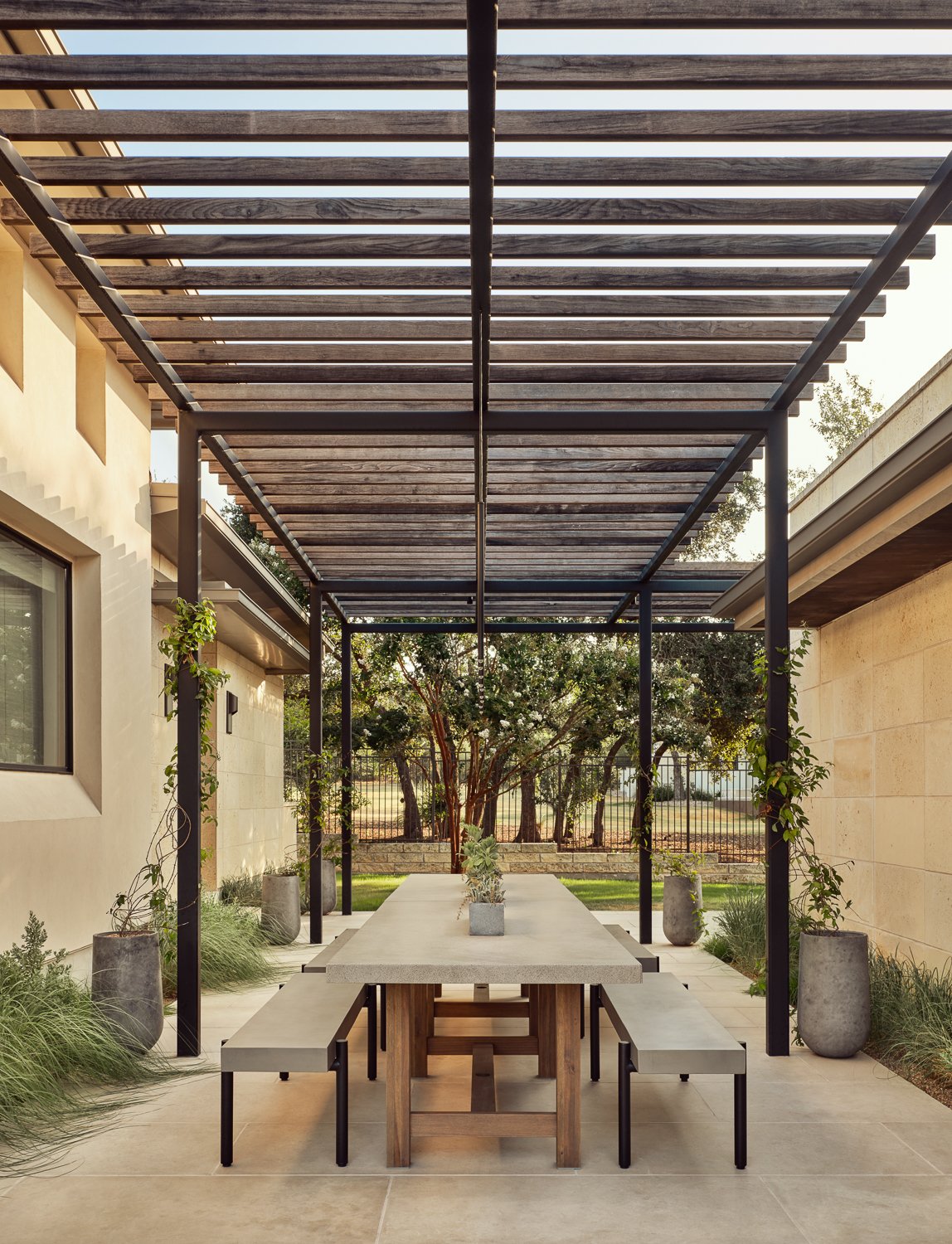 Creative Seating Choices for Outdoor Dining