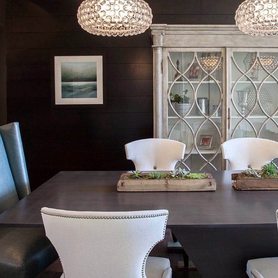 Ebony stained paneling? Yes please #blackpanelling #blackwalls #diningroom #interiordesignersofinsta #orangecounty #blackshiplap