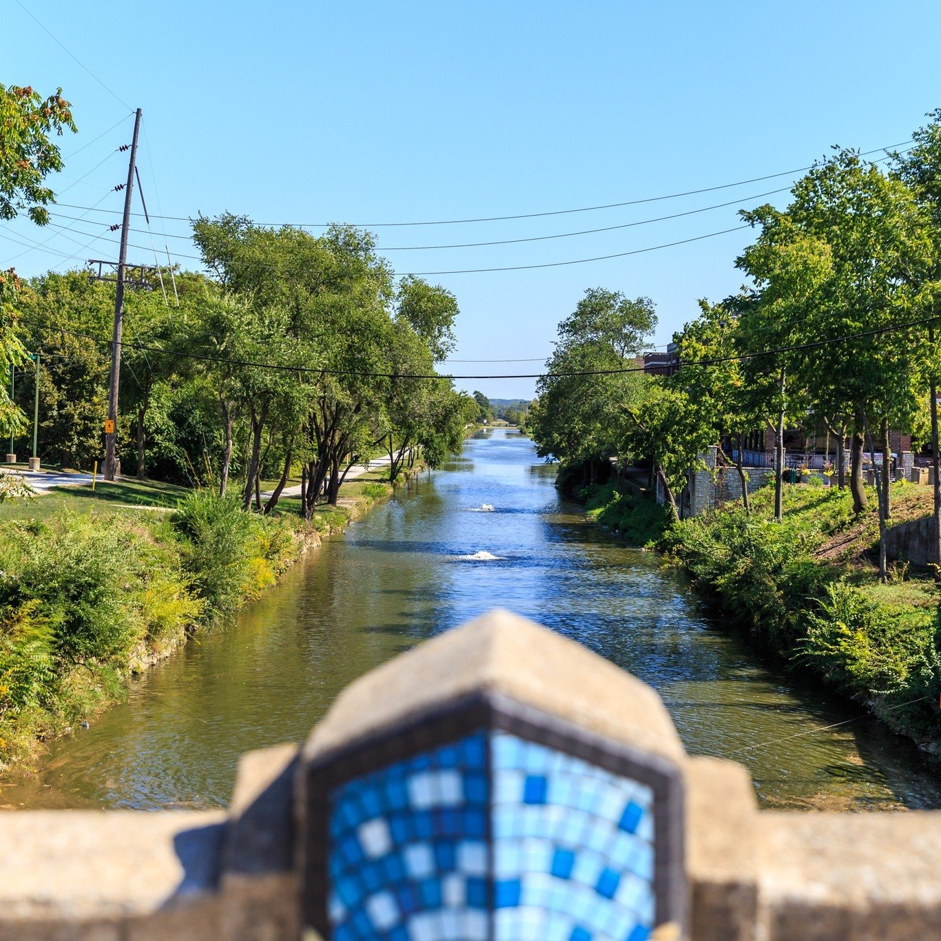 Ready to learn more about the @iandmcanal? 💦 The water that runs through our Downtown is full of rich history that connects Lemont to the entire country. Join the @lemontareahistoricalsociety for a tour this Saturday, May 18 from 10AM - 12PM.  Perfe
