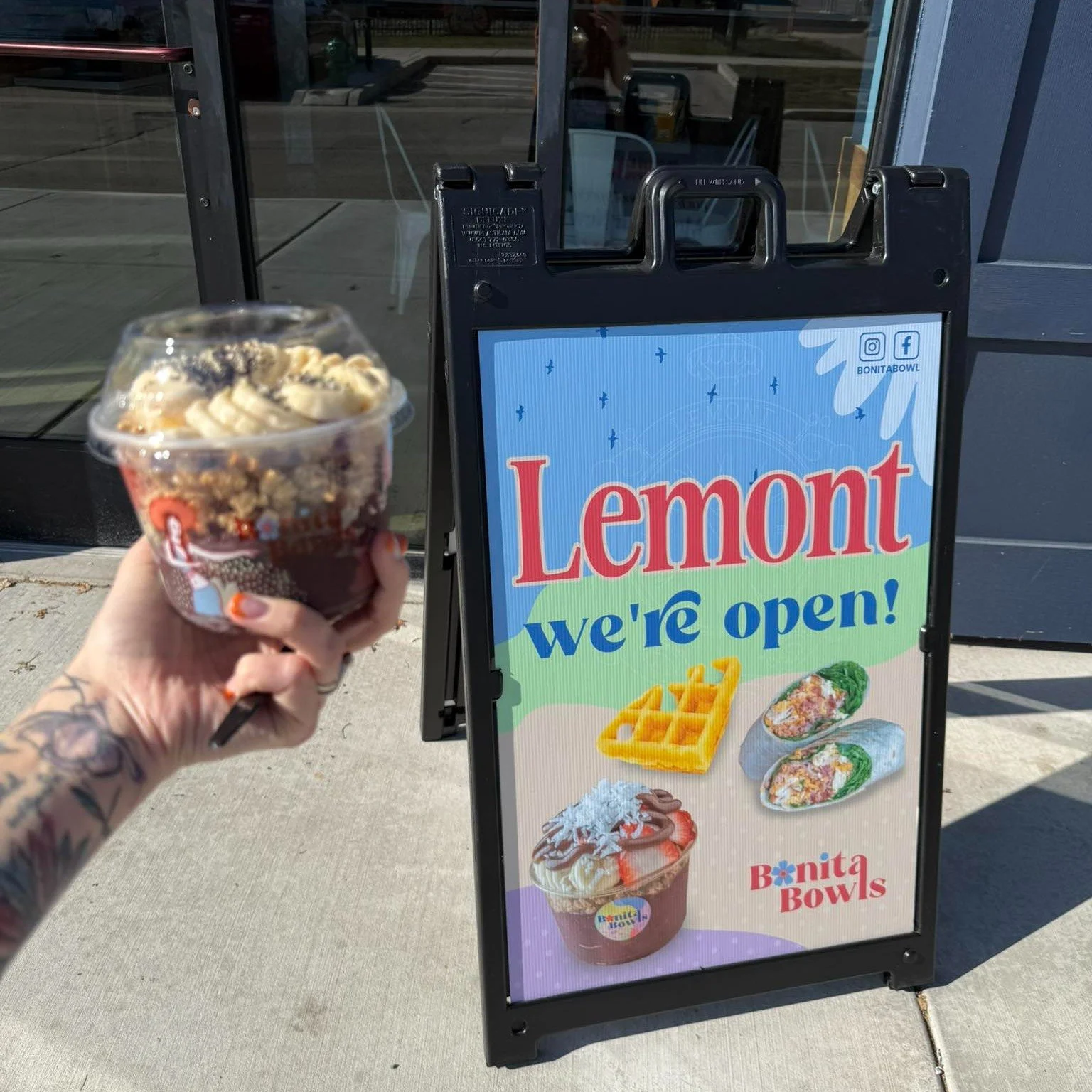 Join us for Bonita Bowls&rsquo; grand opening on Fri, Oct 3 where the first 50 guests at 5 PM get a FREE bowl! 🎉 Come welcome this new downtown spot, grab a tasty bowl, and celebrate small business in Lemont. Who&rsquo;s coming? 🥣 

#BonitaBowls #G