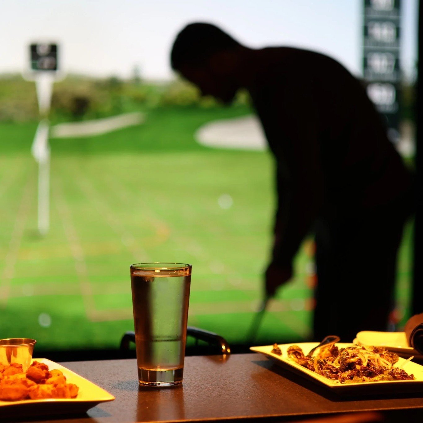 Lemont, Meet Your New Neighbor -- The Club Lemont!  Practice your swing in the comfort of indoors with a fully stocked bar and restaurant. We sat down with the co-owner, Kevin Kulhanek, to talk about all things The Club. 

📍The Club Lemont is locate