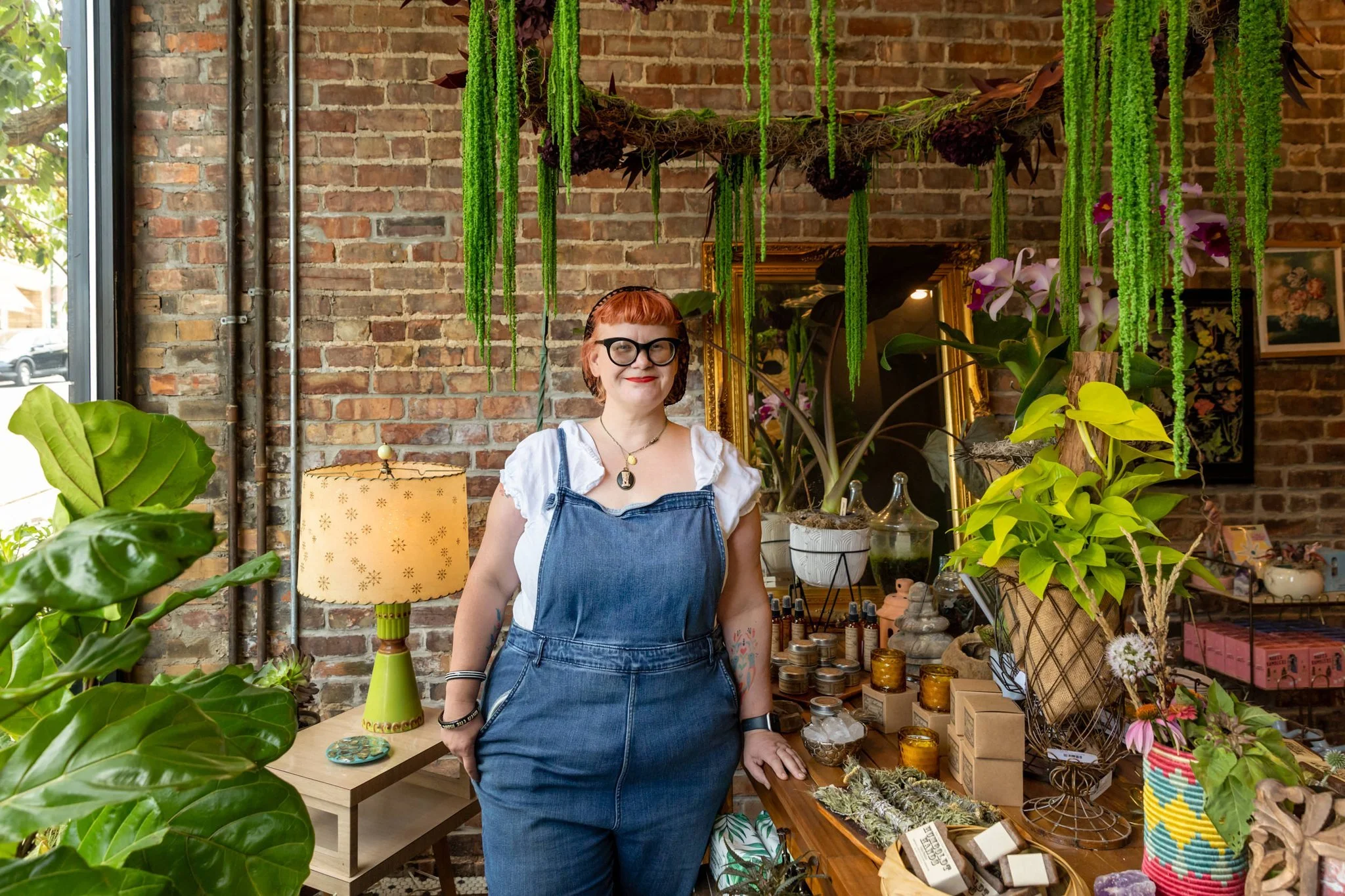 Christmas is almost here! Are you wrapping up your holiday shopping and need a few last-minute gifts? Find unique presents for the people you cherish in Lemont Downtown at @shop.aster.gardens, @mabelsmarket, &amp; @thatgirlandco. 🎁✨ 

 #localbusines