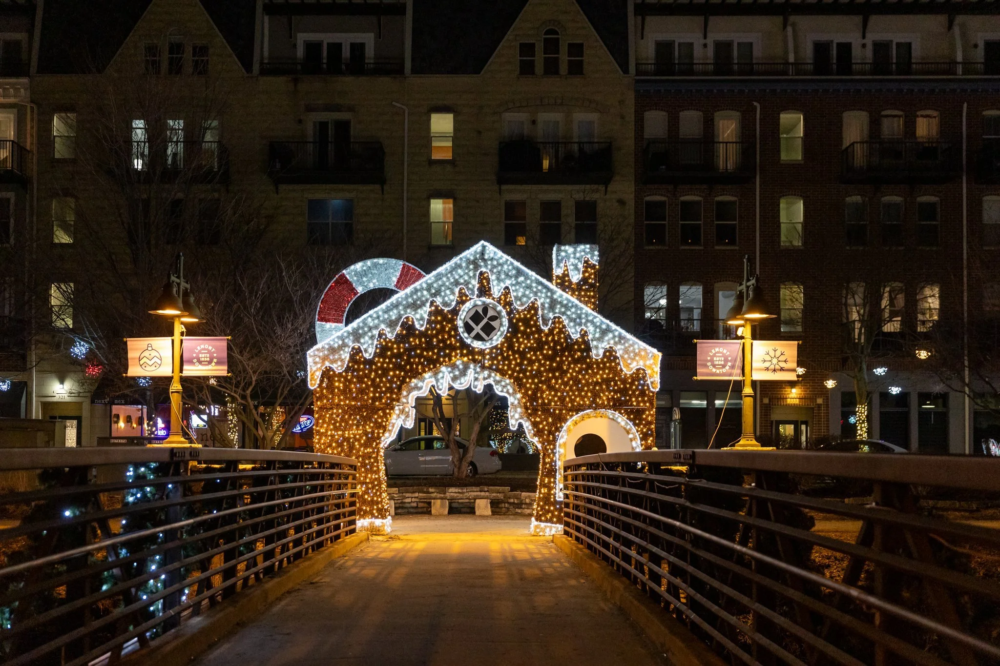 There's nothing better than admiring your hometown with the ones you love. That's why Lighting Up Lemont is our favorite holiday tradition. Step out to the charming streets of Lemont Downtown &amp; enjoy the dazzling light displays! 💕

The lights ar