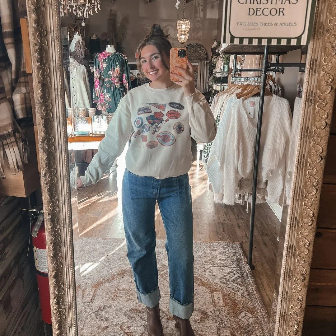 BEAR DOWN! 🐻⬇

We're gearing up for the game by making sure we're repping our favorite team. Stop by @1happygirlboutique today to grab your Bears sweatshirt and whatever else to be game day ready. 

Let us know where you'll be watching the game in L