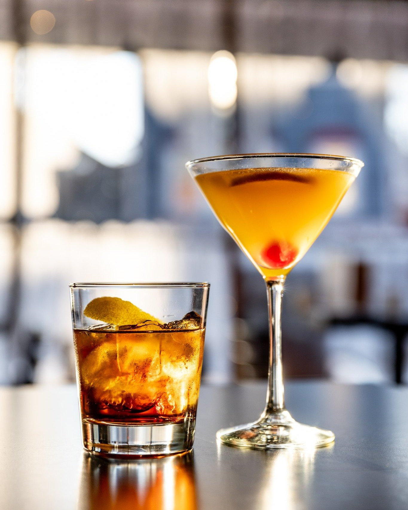 Looking for a cozy spot this weekend? Have fun with your cocktail-loving friends at @111wineandmartini! This local Lemont bar has an array of signature martinis, including Lavender Lemon Drop, French, and Classic Dirty. Which martini is your favorite