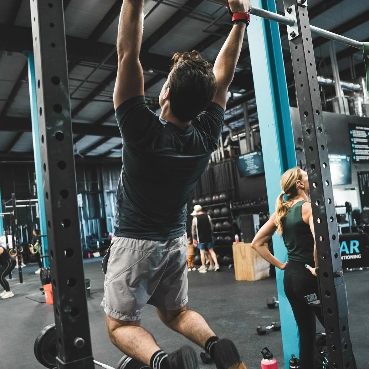 Ready for an amazing competition? This Saturday, February 7, @jaguarstrength_chi will host five gyms for the Battle for the Belt CrossFit Competition! Come on out to watch over 150 competitors work for the ultimate prize! Find the details over at @ja