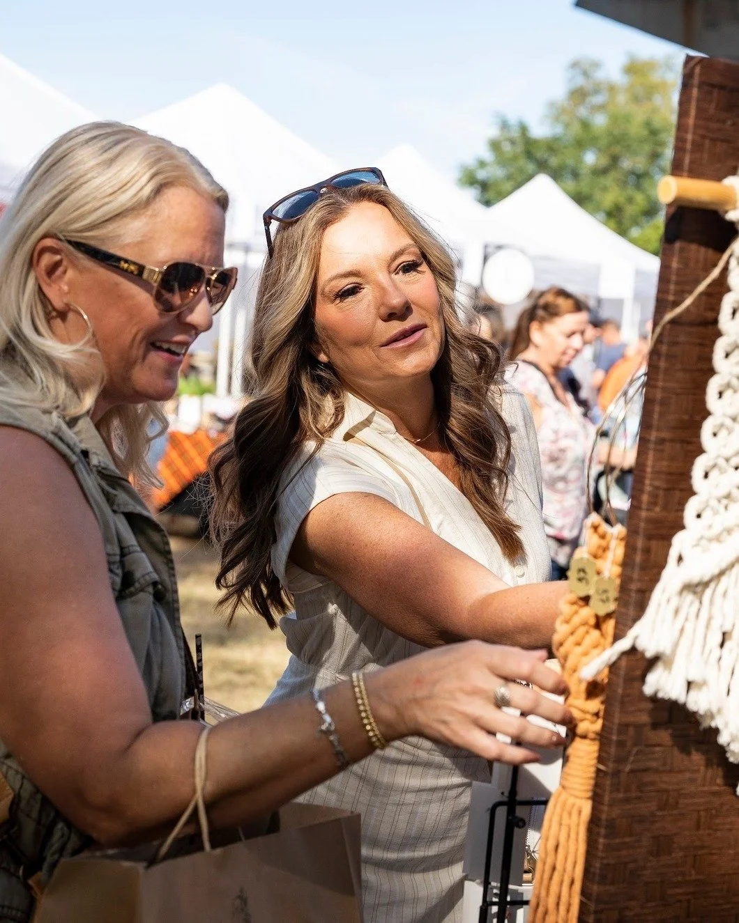 Market on Canal hosted by @mabelsmarket is right around the corner! 🌸 Visit Lemont Downtown on Sunday, May 3 from 9 AM - 3 PM for the annual outdoor market with 60+ hand‑selected artisans, makers, and vintage curators. Stroll along the historic I &a