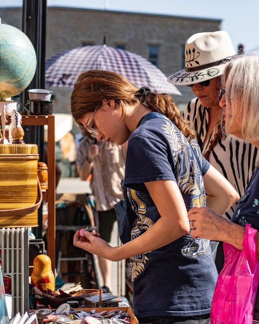 Don&rsquo;t miss Market on Canal, hosted by @mabelsmarket, on Sunday, May 3 from 9 AM - 3 PM featuring 60+ amazing vendors. 🌸 

Start the morning with free outdoor yoga at 9 AM led by local instructor Nicole Schneider (225 Canal St.), then shop hand