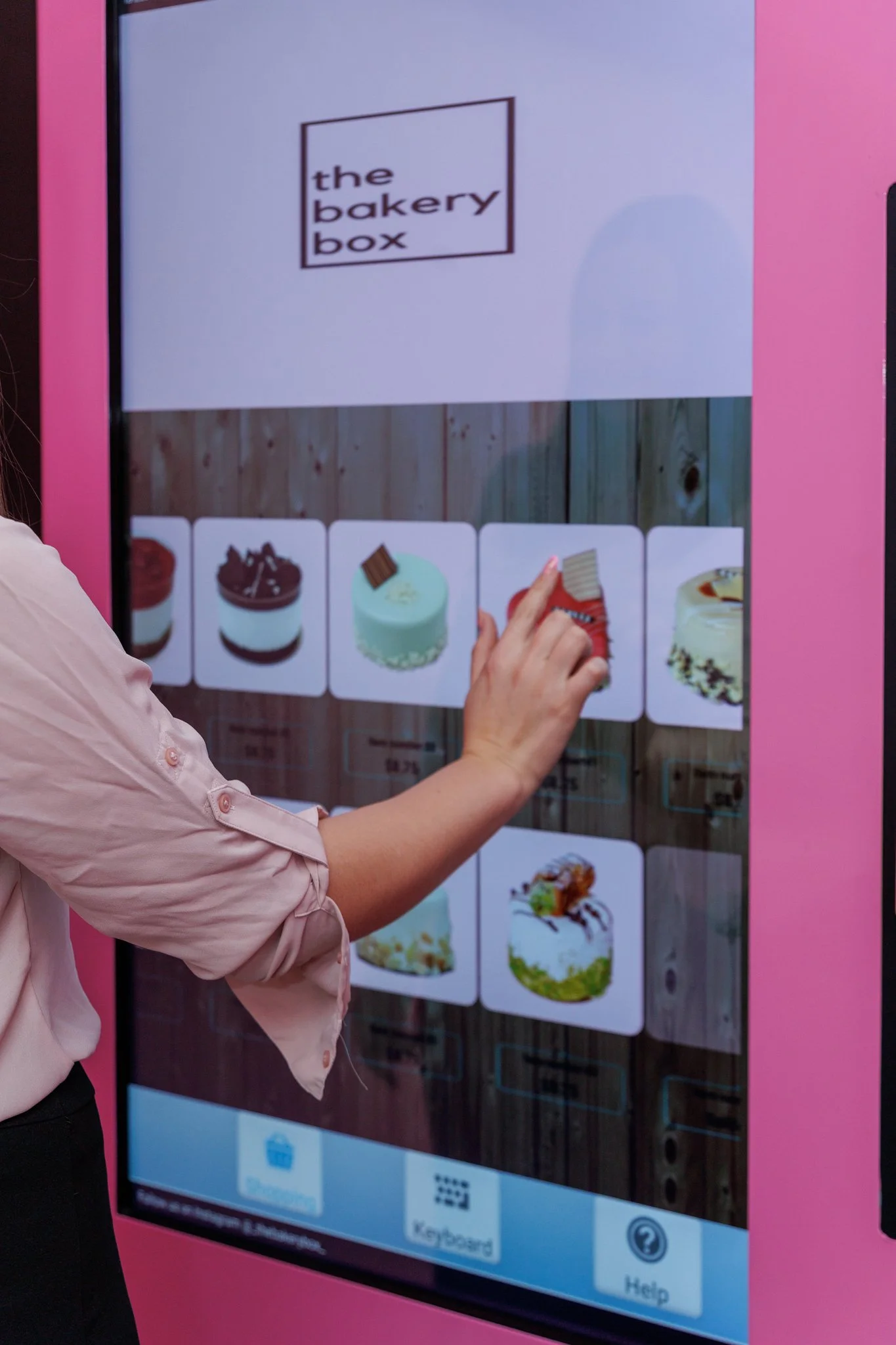 A photo of the Bakery Box atm in Lemont Downtown, Illinois.