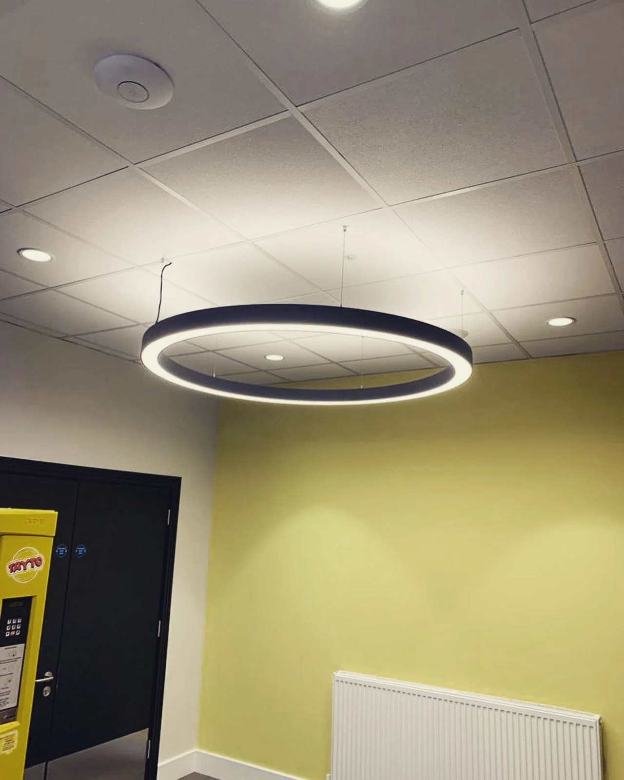 Nice job with our 1.5m circular pendants working in conjunction with #bmelectricalwholesale and the electrical contractor.  A nice finish to the job.  #lightinstallation #lightingnorthernireland #commericalofficeinteriors #commerciallighting #oversiz
