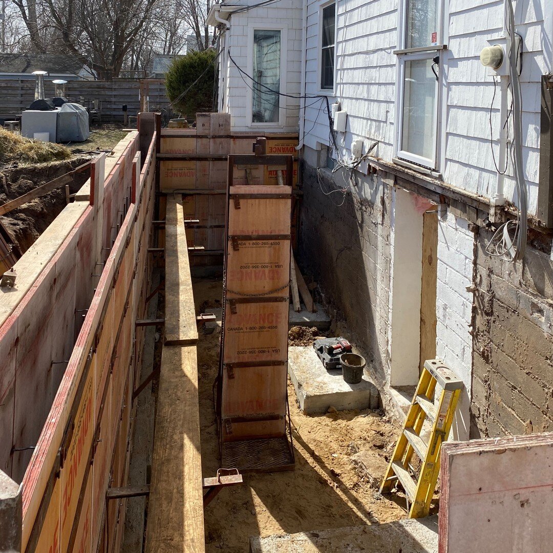 �A small expansion will provide a huge impact. Extending the house 9' along the width of the main level allows for better circulation, a larger kitchen, and a new connection to the landscape from the living room. Sometimes it is about making thoughtf