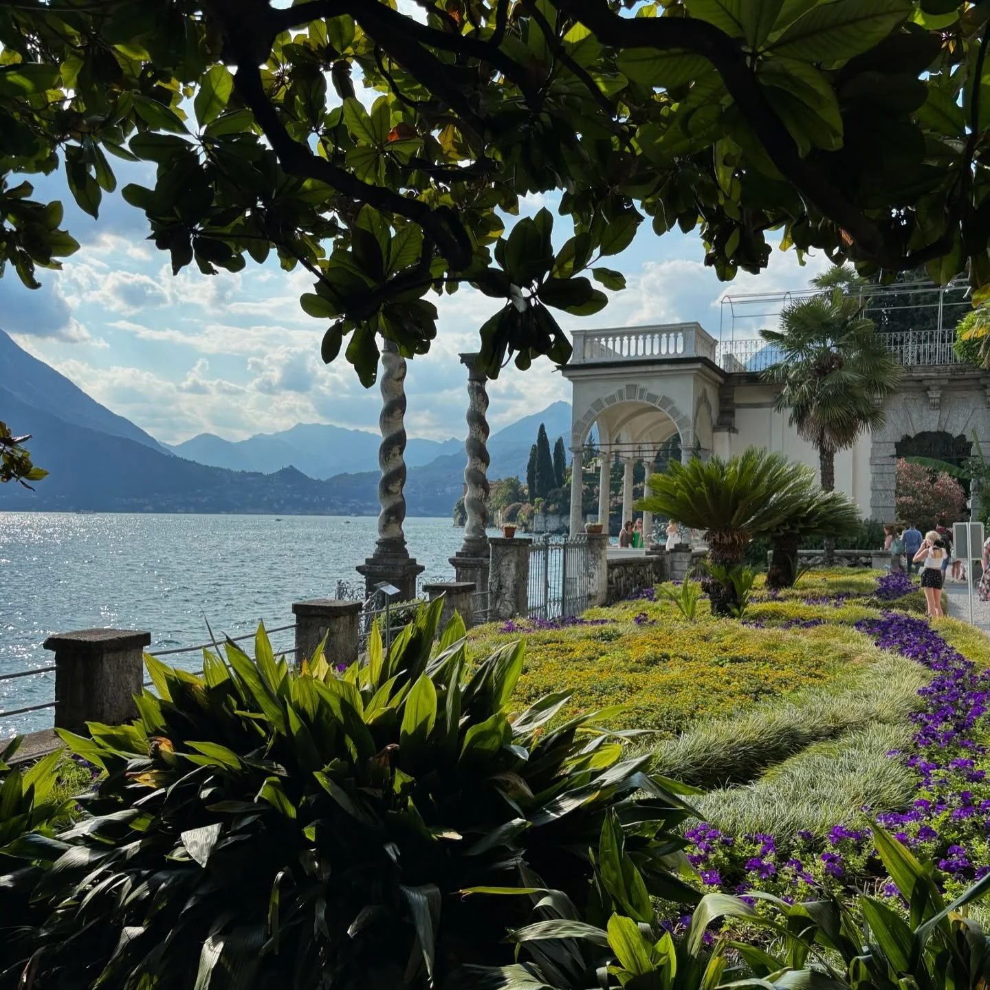 It was an apertivo summer, beginning in Lake Como. We stayed high in the hills with friends where the days were bathed in golden light, drifting down to the lake to take ferries between towns and stroll through the Italian villas. ✨
