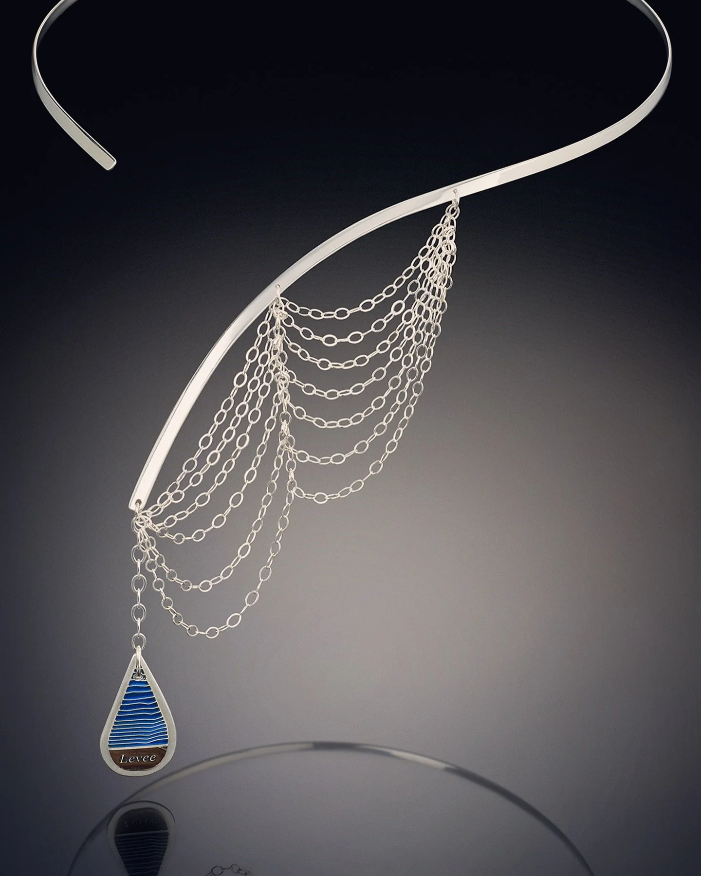 My River&rsquo;s Edge Necklace is on sale along with an assortment of other limited edition pieces on the website.✨
This piece is rooted in the quiet rhythm where land meets water, shifting forms, and that feeling of being right at the edge of someth