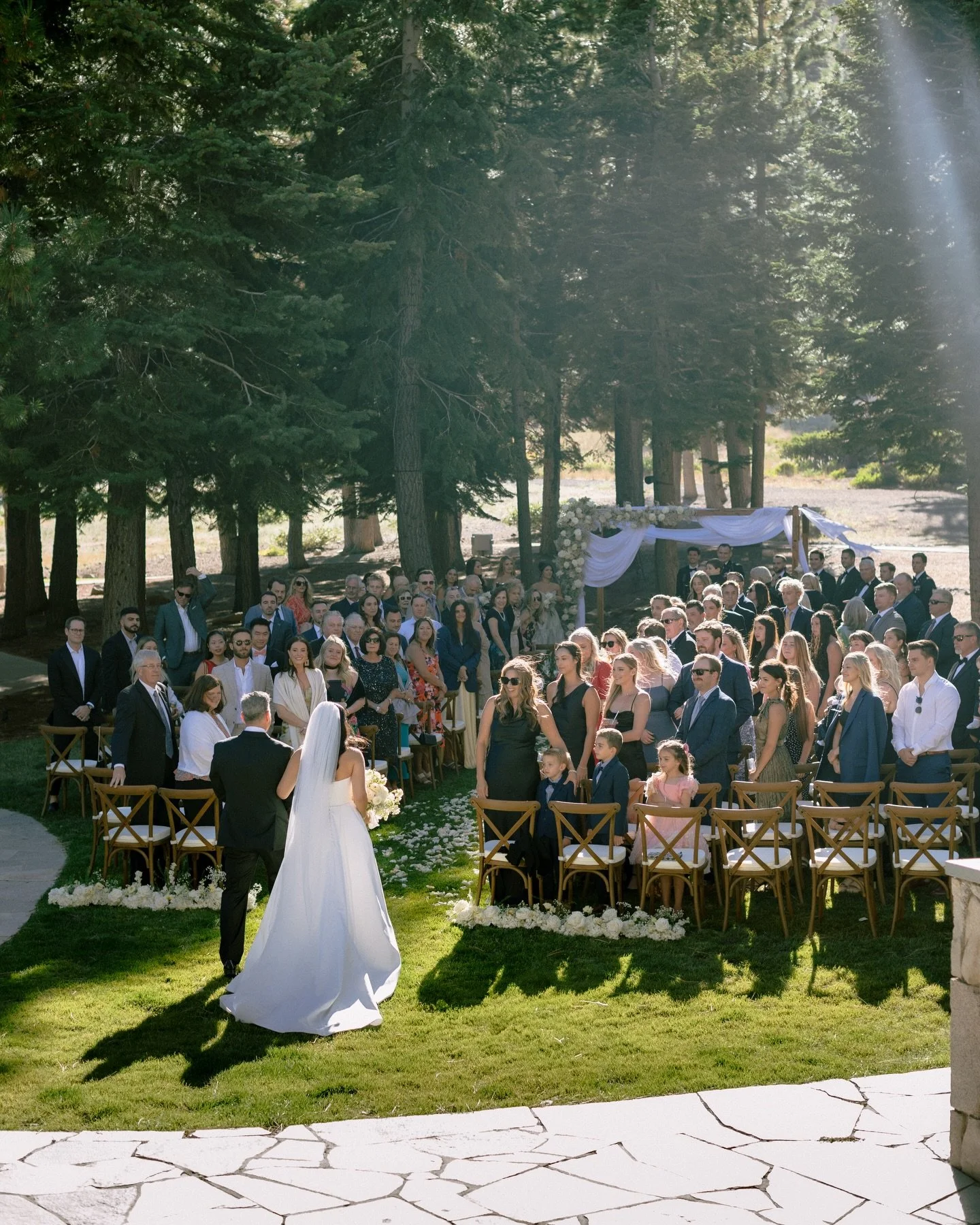 There&rsquo;s something about saying &ldquo;I do&rdquo; beneath the pines in Tahoe. Quiet, simple, and surrounded by the people who matter most.

#bayareawedding#bayareaweddingphotographer#bayarelatinophotographer #bayareaengagement #bayareafoto 

Ph