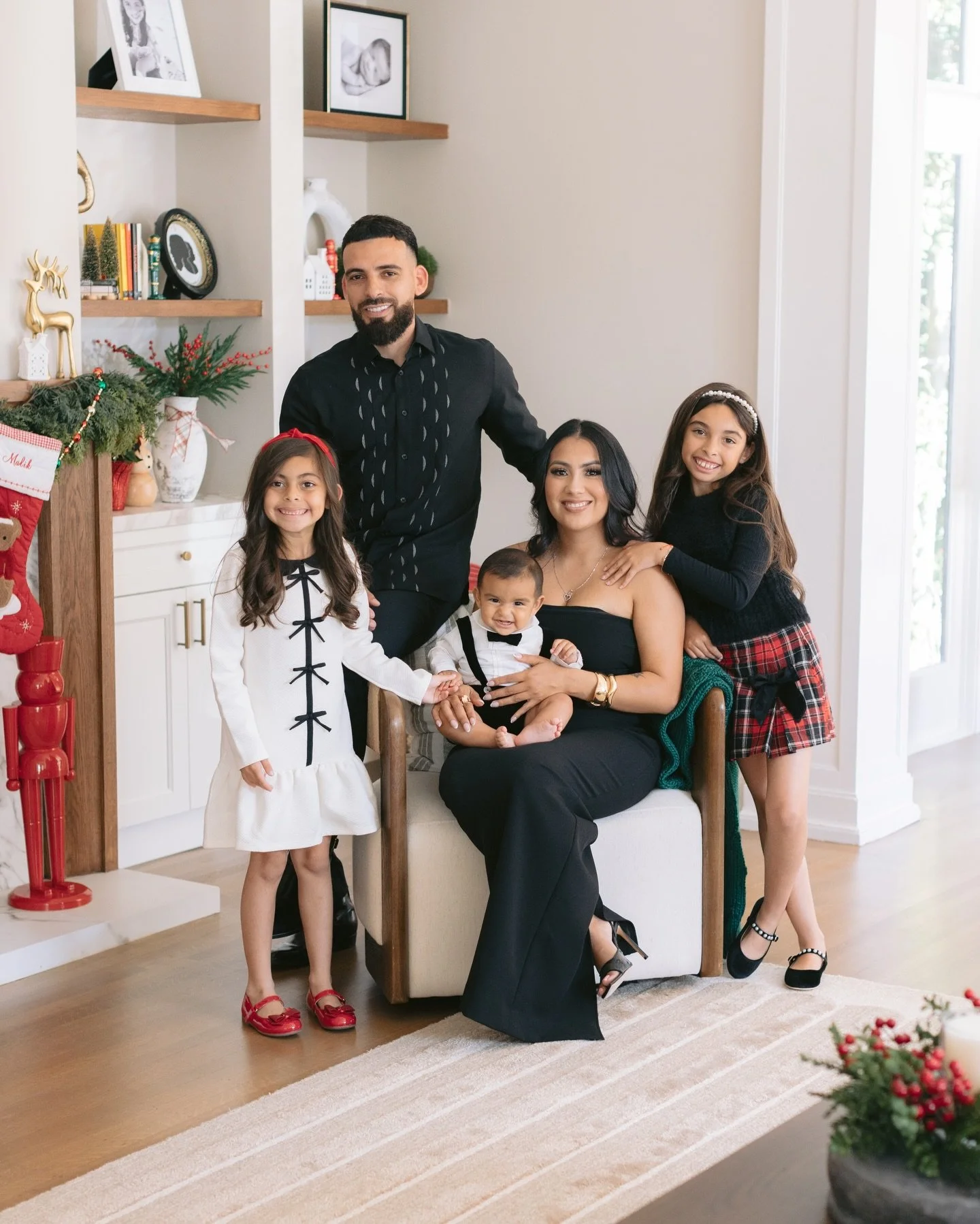 Feliz Nochebuena 🤍 para ti que lees este mensaje, que estas fechas est&eacute;n llenas de amor y paz.
Gracias a la familia L&oacute;pez por abrirme las puertas de su hogar y dejarme capturar estos bellos momentos

#bayareawedding#bayareaweddingphoto