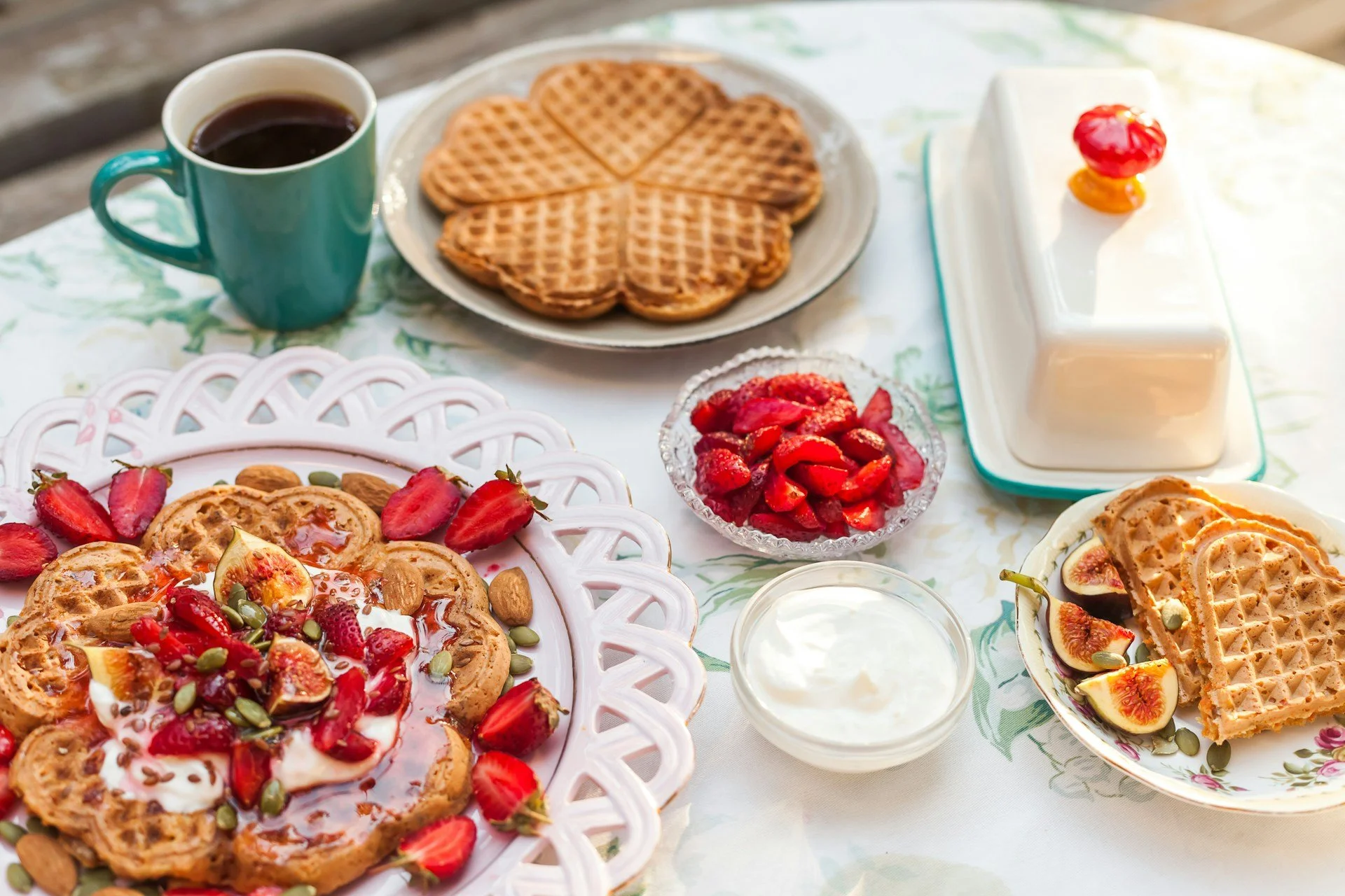 What a Holiday Breakfast Cafe Experience in Dallas and Allen Looks Like