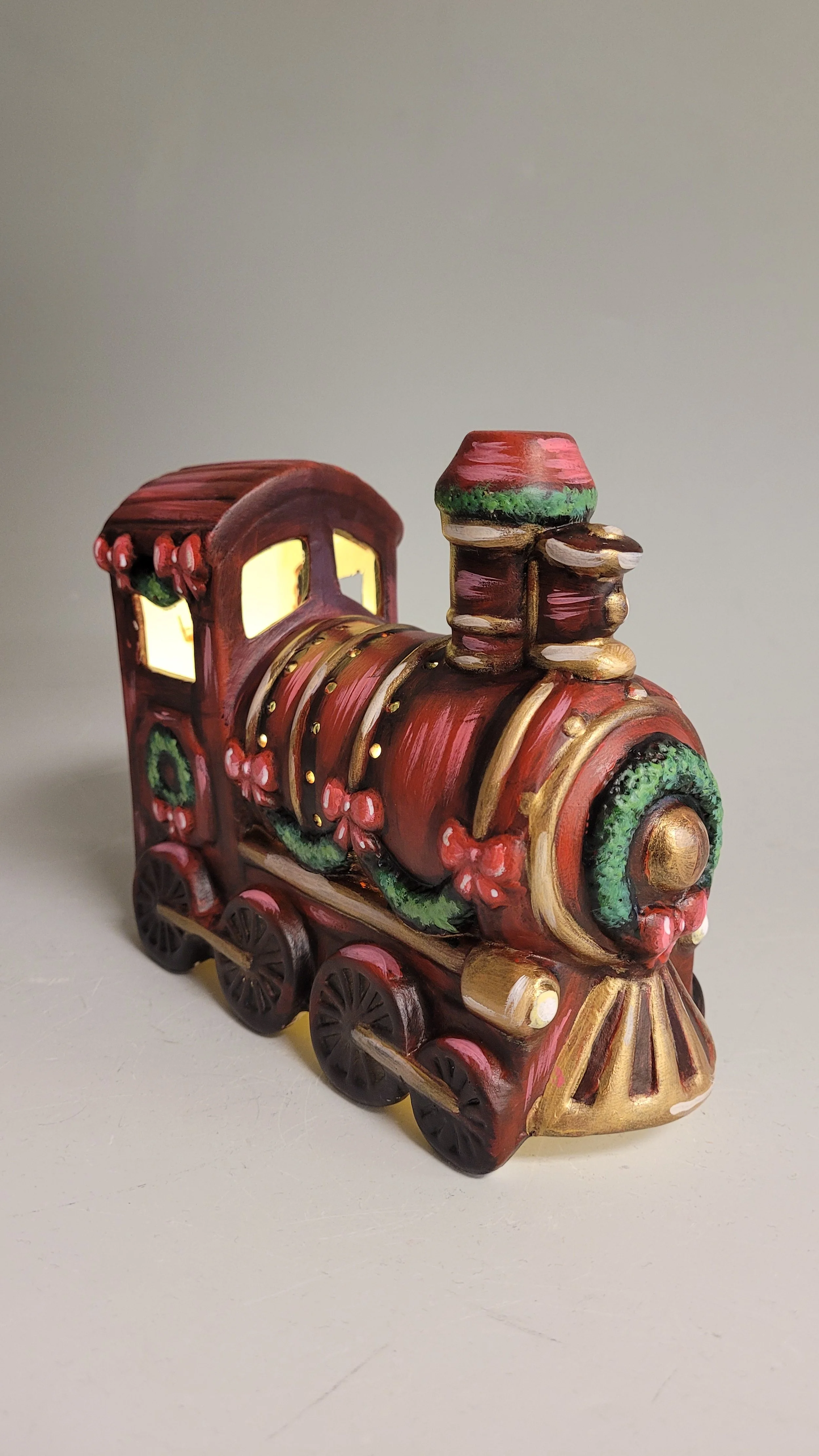 acrylic on ceramic, 2022