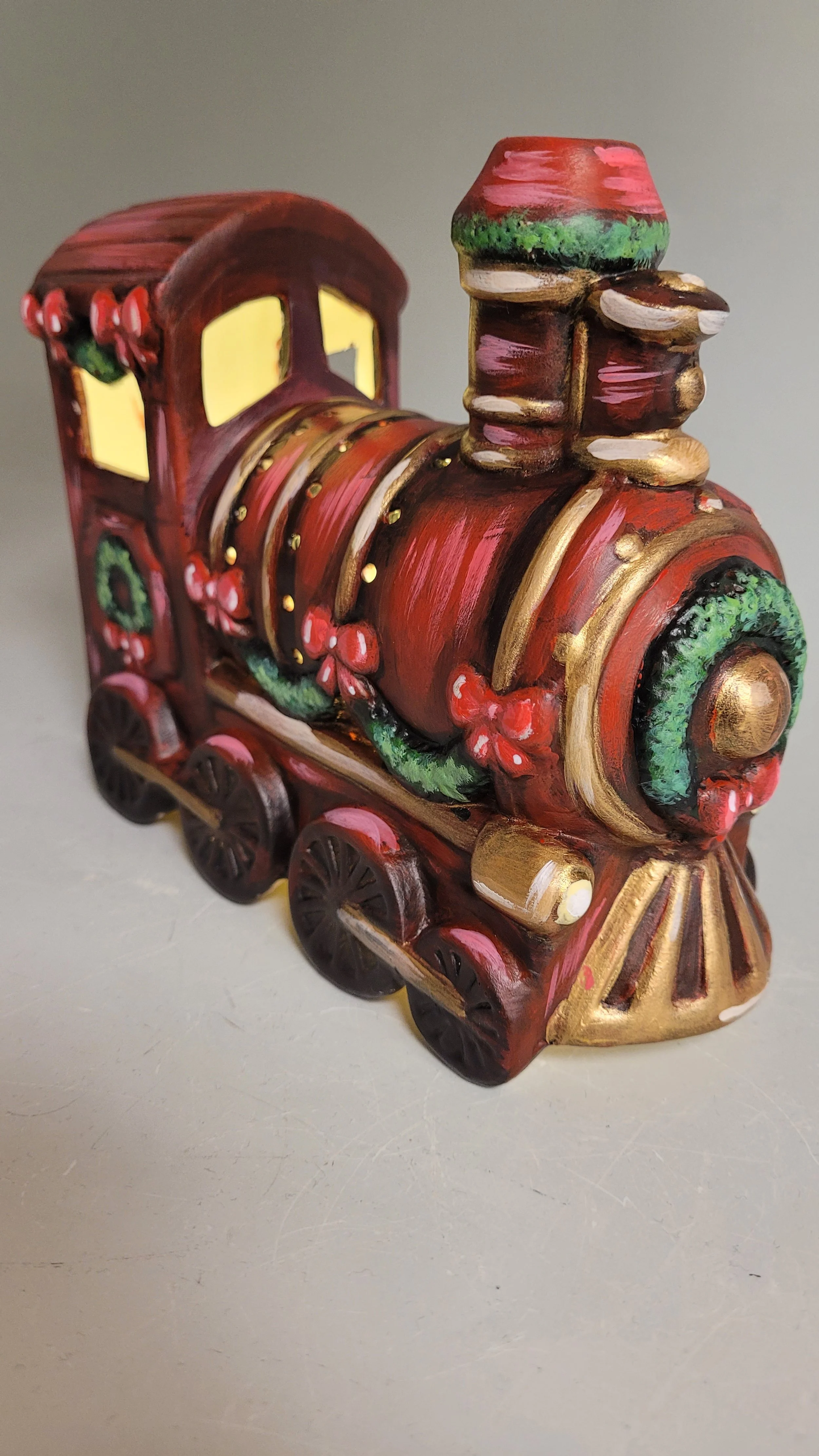 acrylic on ceramic, 2022