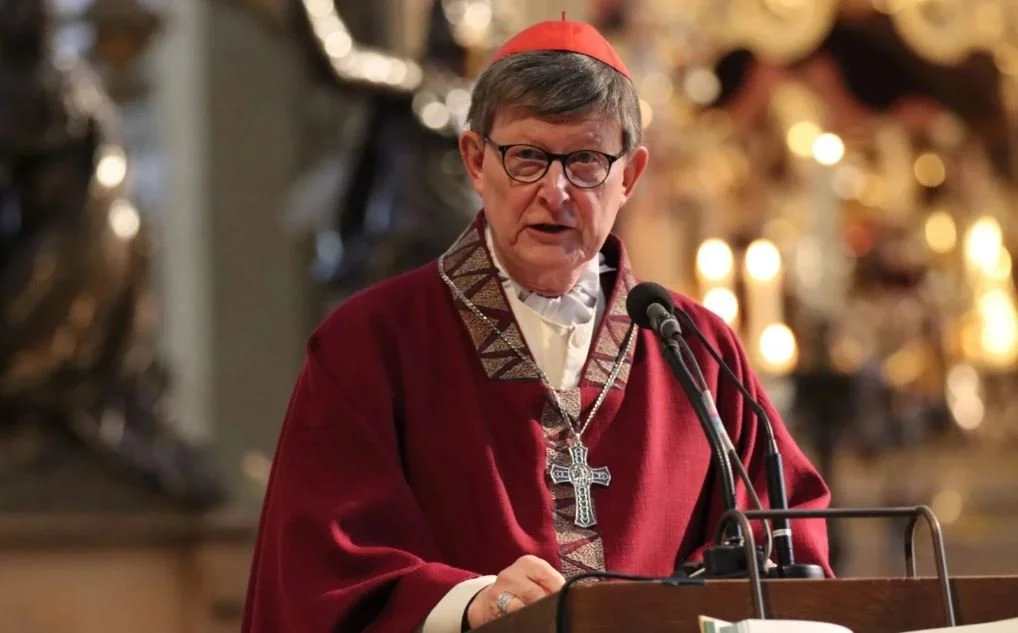 Kardinál Woelki vyzdvihuje ovocie tradičnej liturgie medzi mladými