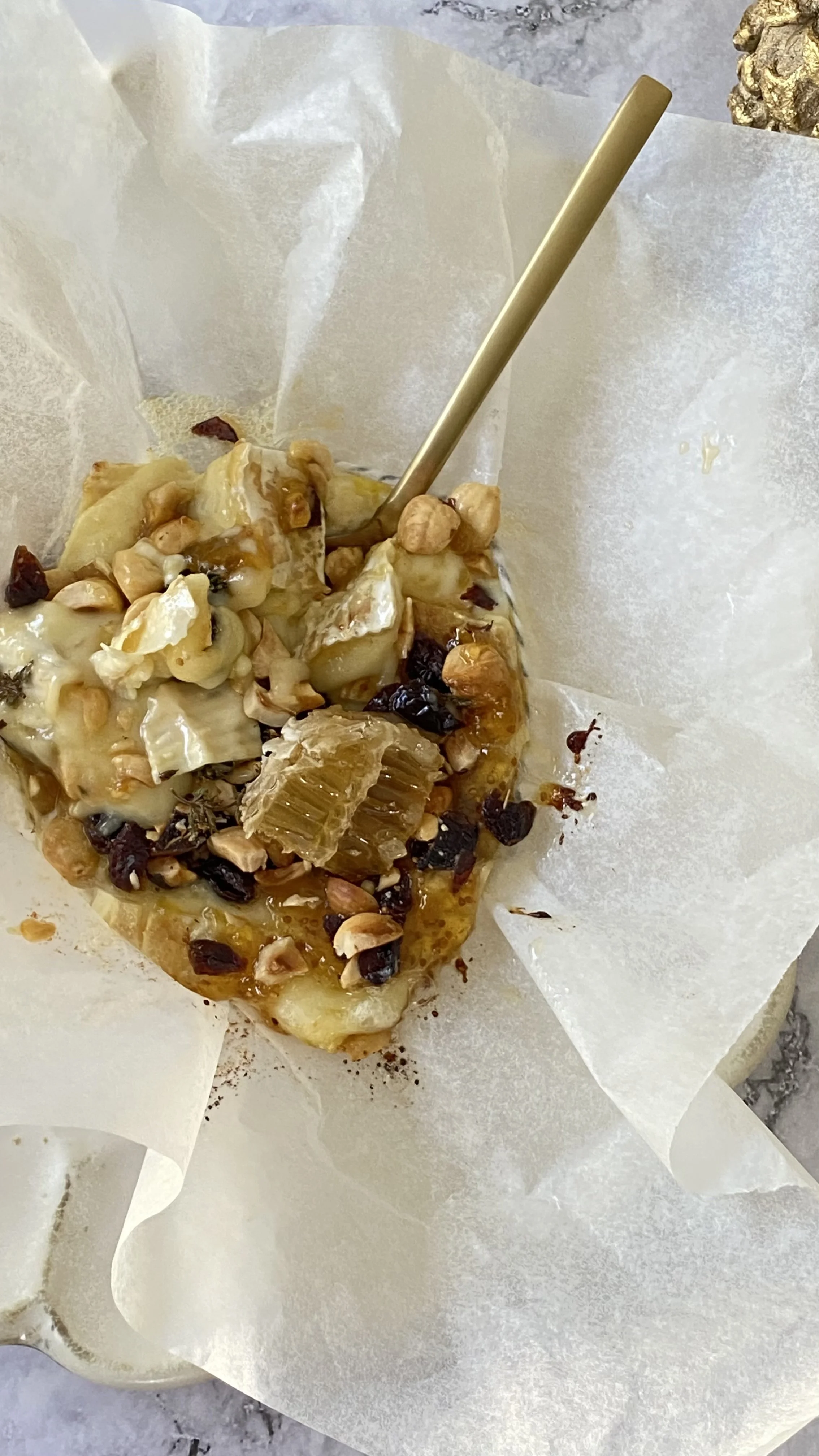 Baked festive brie with cranberries, hazelnuts and fig jam. — The ...
