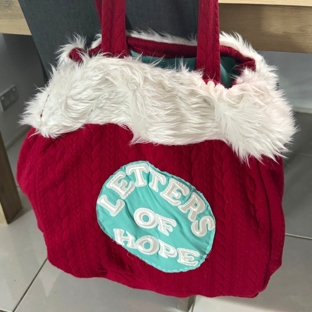 The Letters of Hope Santa Sack has certainly come in handy since being so thoughtfully made with kindness by my beautiful friend Taleesha.

Always feels great strutting down the street with this over my shoulder!

Abbie x