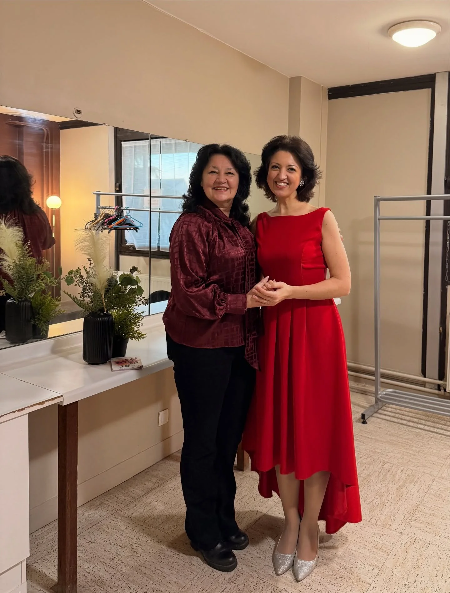 Paris in less than 24 hours&hellip; 🎹✨ A quiet little prayer at the Romanian Orthodox Church on the eve of St Andrew, a moment of home far away from home. Then Notre-Dame, still magical even under the heaviest Parisian downpour. And it was brrrr 🥶
