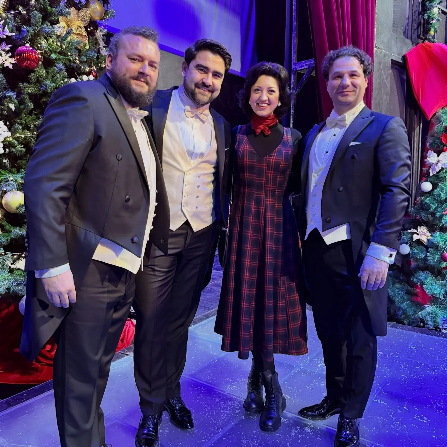 Felicitări celor Trei Tenori Ieșeni și tuturor minunaților artiști din spectacolul Magia Craciunului la @opera.iasi Ce bucurie să vă revăd! Bravi tuturor 👏💫🎼 și c&acirc;teva poze din Iașul nostru frumos!