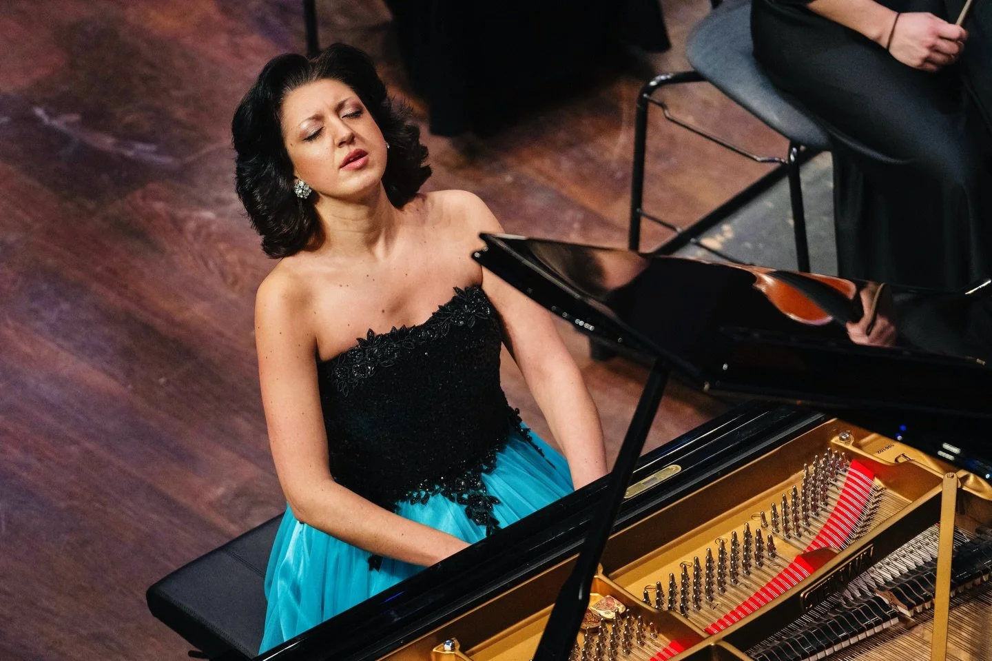 Couldn&rsquo;t have wished for a more fulfilling start of this year! 5 🌟review Thank you @aalborg_symfoniorkester &amp; @izabelee &amp; the amazing  audience who gave us standing ovations on both nights in Denmark. The Grieg concerto brings so much 