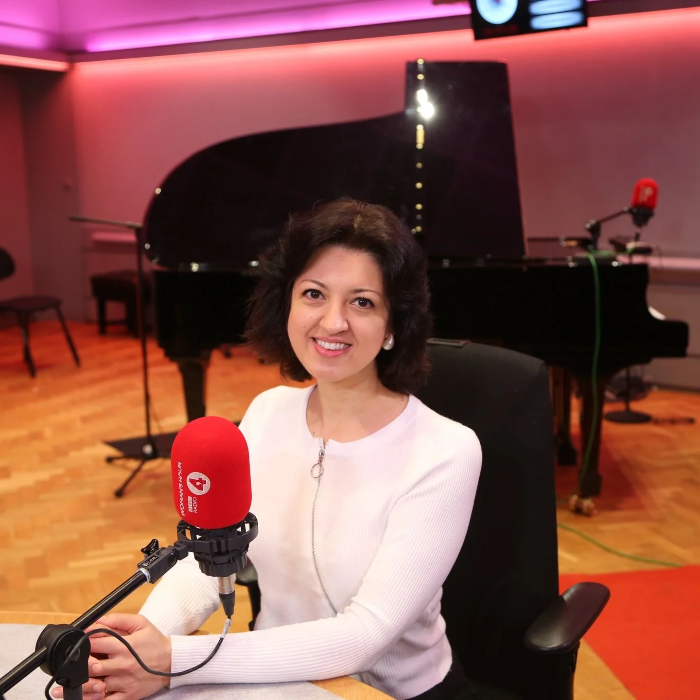 Such a powerful morning on @bbcwomanshour @bbcradio4 🩷

A thoughtful conversation with wonderful @officialclaremcdonnell about A Child&rsquo;s Dream and why collaboration is at the heart of everything I do: working closely with conductors, orchestra