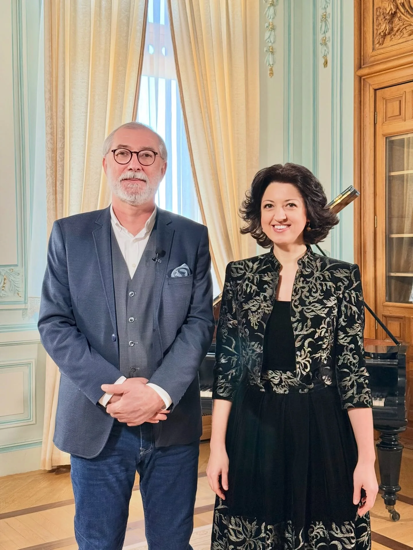 Astăzi, la 18:30 și m&acirc;ine &icirc;n reluare la 12.30, vă invităm pe @trinitastv la o conversație caldă și frumoasă cu @laurentiutopala despre muzică, visuri și puterea artei de a aduce oamenii &icirc;mpreună 🎹✨Sper să vă placă! Vizionare plăcut