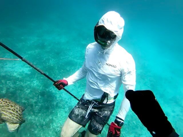 Team work makes dream work!
Awesome diving this past weekend with the boys!

@headhunterspearfish #spearchannel #nomadrollerpolespear #bahamas